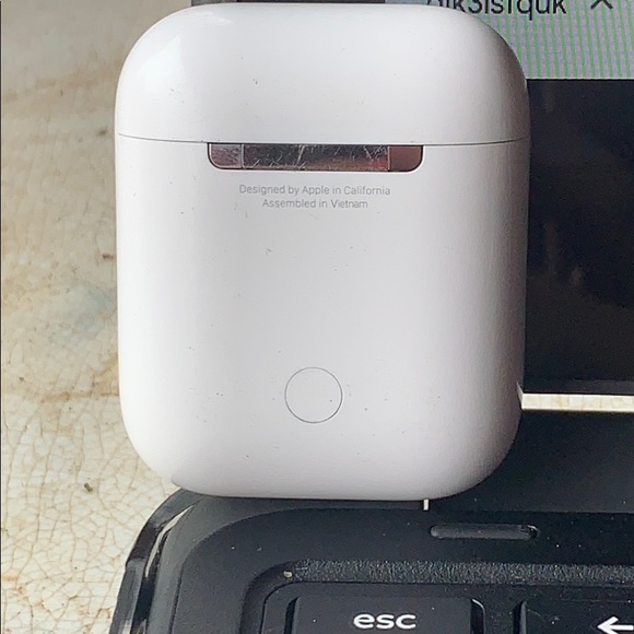 Used AirPods!! - Picture 2 of 3